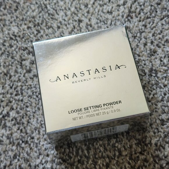 Anastasia Beverly Hills: Loose Setting Powder - Picture 2 of 3